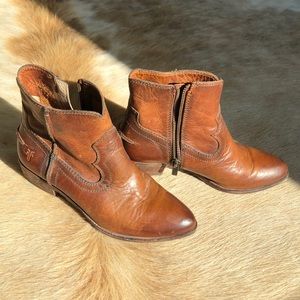 Frye leather boots / booties - sz 5.5